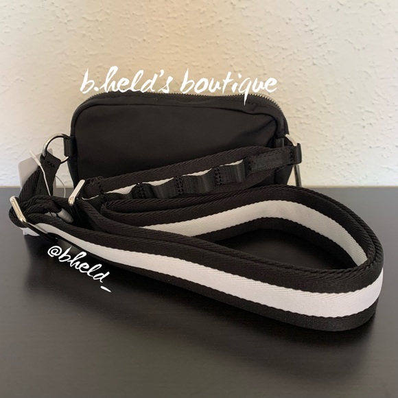 lululemon Everywhere Crossbody Bag in Black/White Neutral OS Brand New NWT - Picture 7 of 16